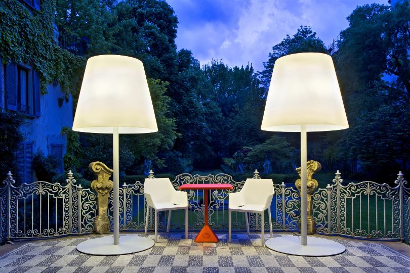 lampade di design per illuminare gli spazi esterni terrazzo AMAX FontanaArte